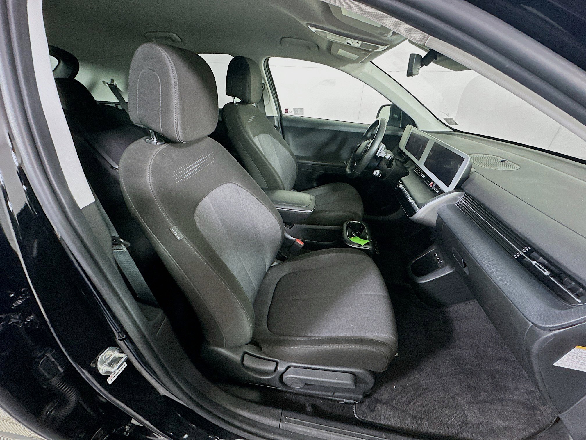 Used 2024 Hyundai Ioniq 5 SEL image 31