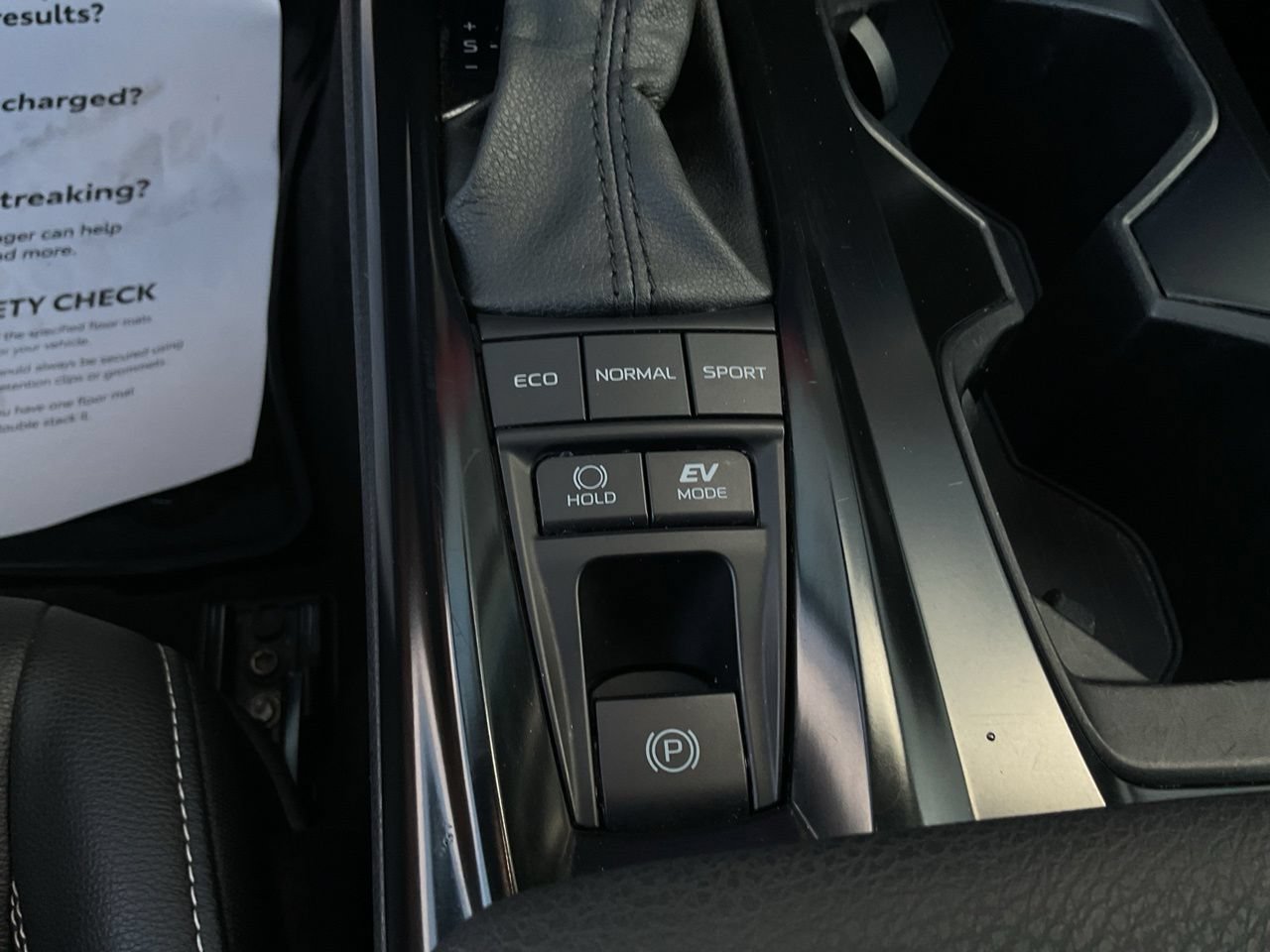 Used 2025 Toyota Camry SE FWD image 23