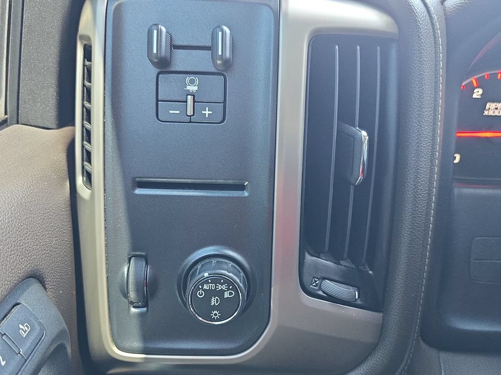 Used 2015 GMC Sierra 3500 Denali w/ Duramax Plus Package RWD image 28