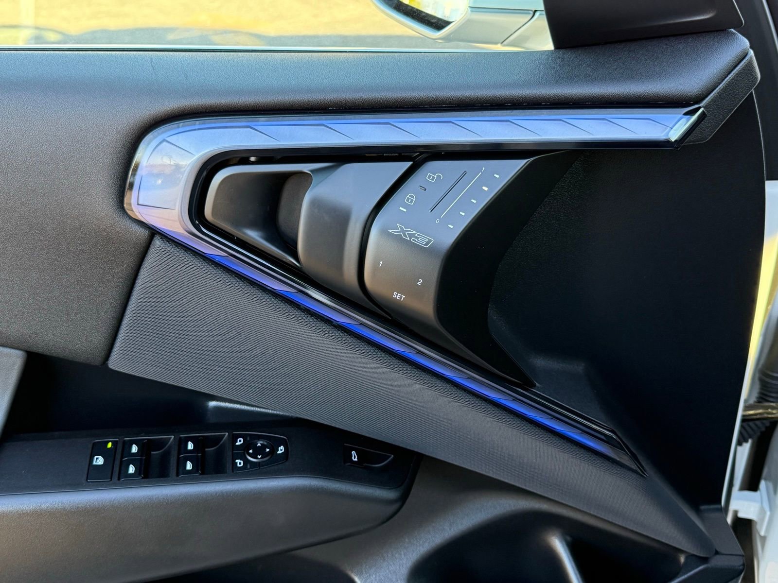 Used 2025 BMW X3 xDrive30i w/ Convenience Package image 22