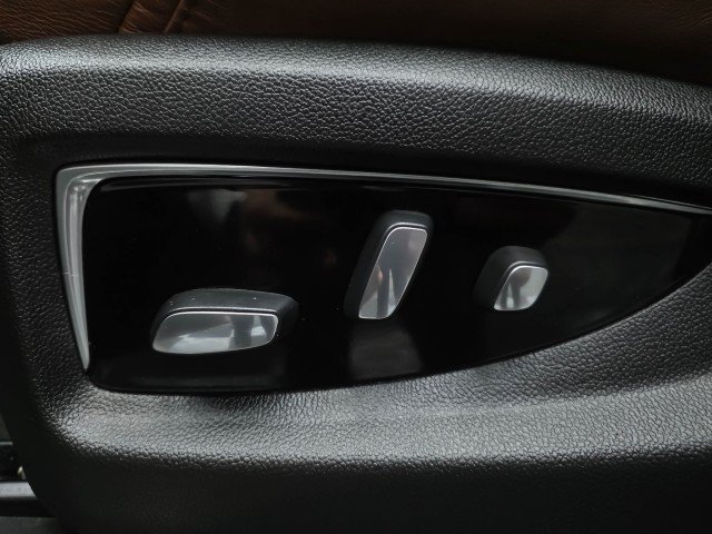 Used 2019 Cadillac Escalade Luxury AWD/4WD image 36