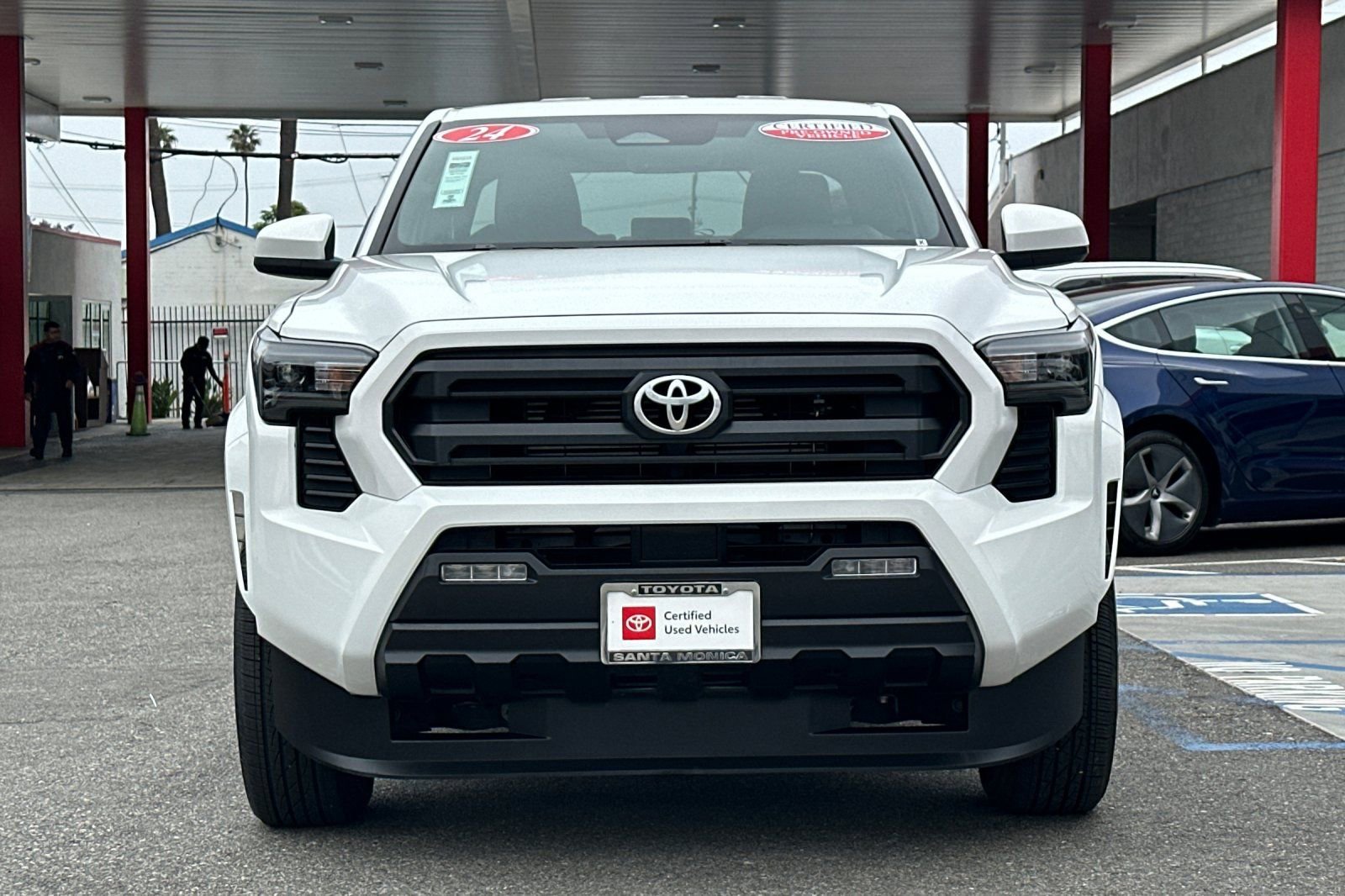 Used 2024 Toyota Tacoma SR5 AWD/4WD image 9