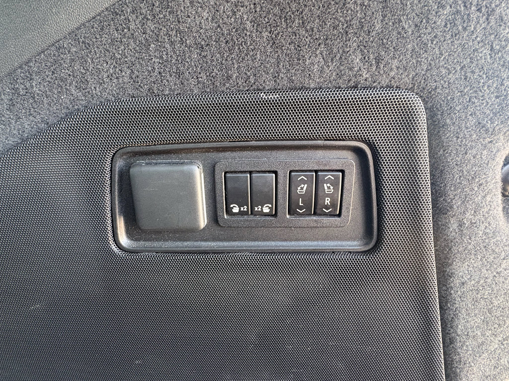 Used 2021 Cadillac Escalade ESV Sport w/ Driver Assist Tech Package AWD/4WD image 12