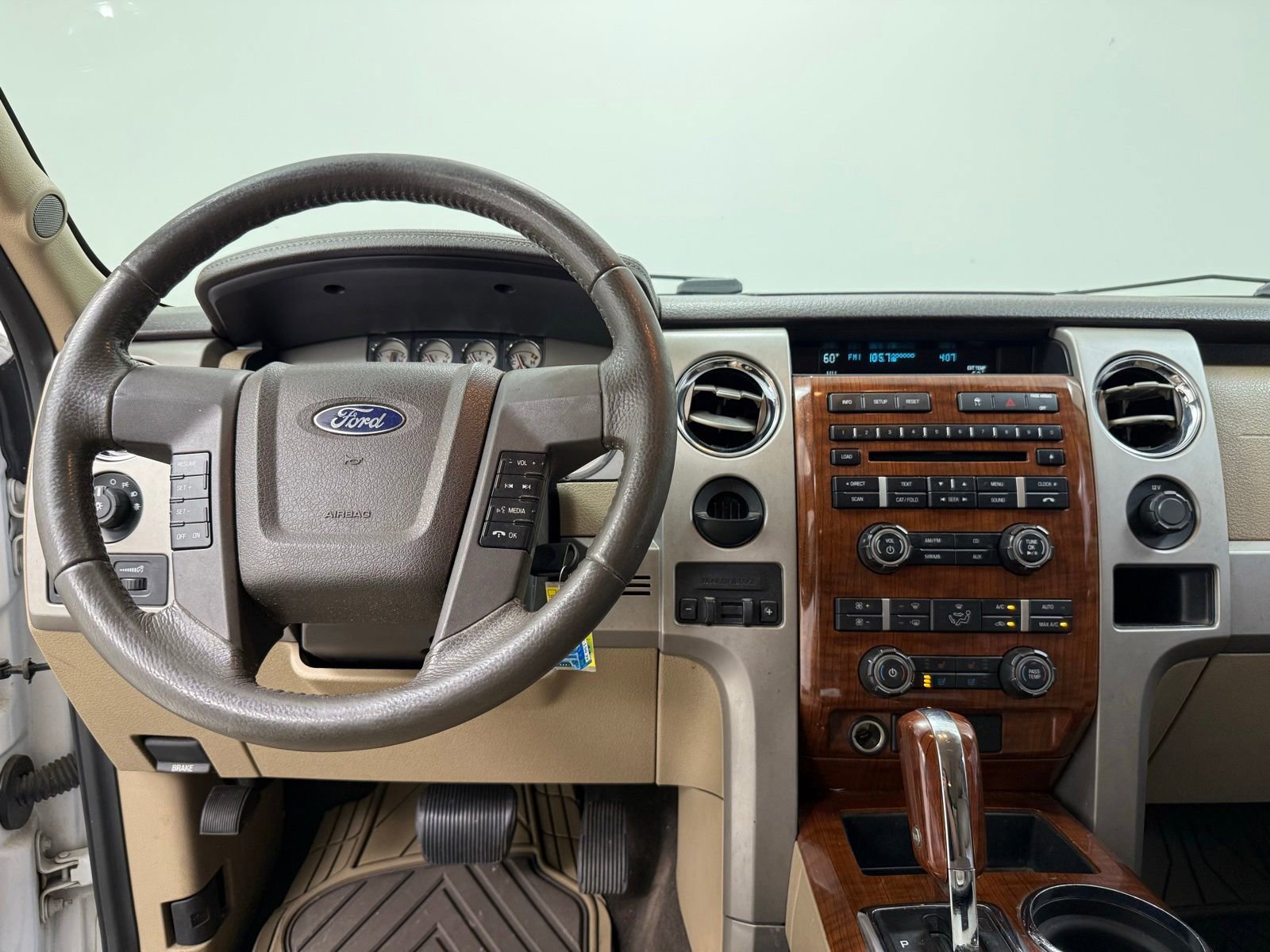 Used 2010 Ford F150 Lariat RWD image 17
