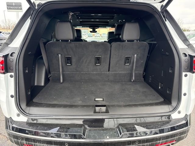 Used 2023 Chevrolet Traverse Premier w/ Redline Edition image 24