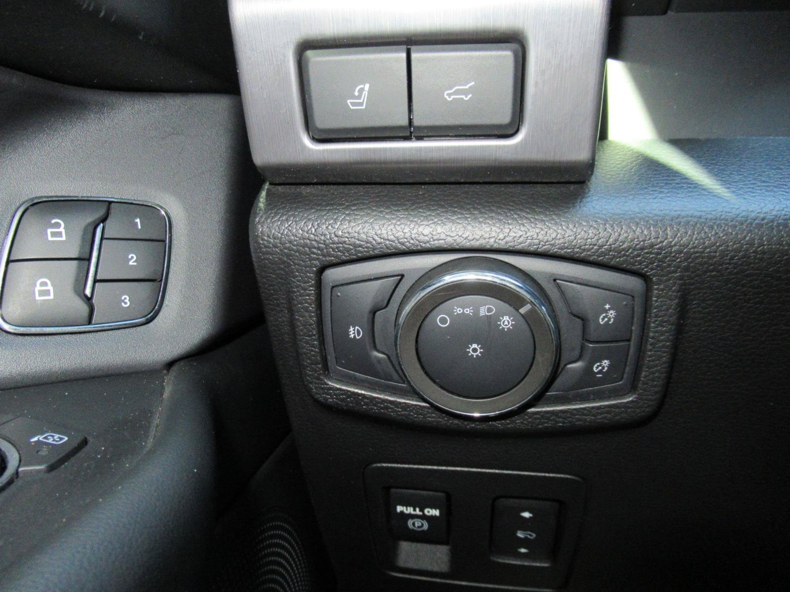 Used 2021 Ford Expedition Platinum RWD image 25