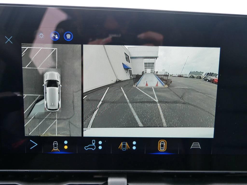 New 2027 Chevrolet Equinox RS w/ Safety and Technology Package AWD/4WD image 26