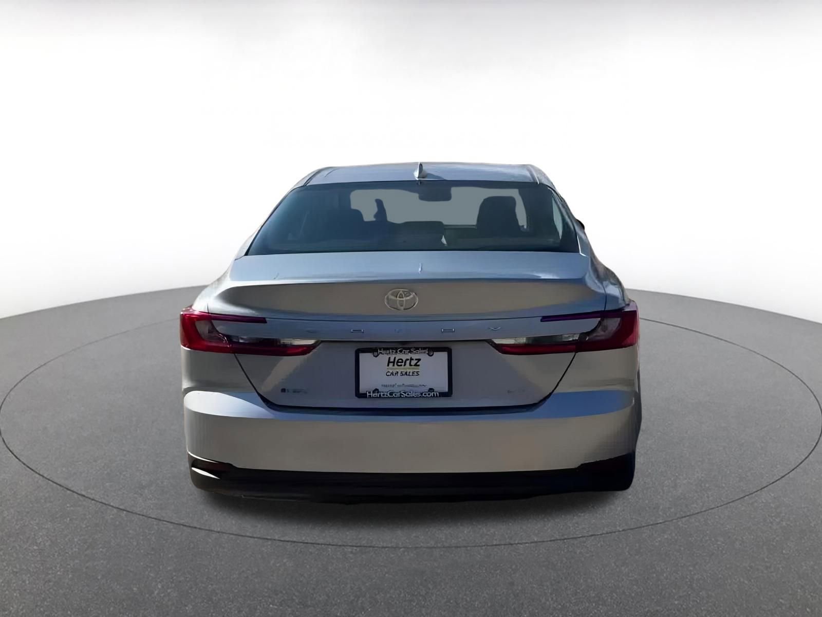 Used 2025 Toyota Camry LE image 12