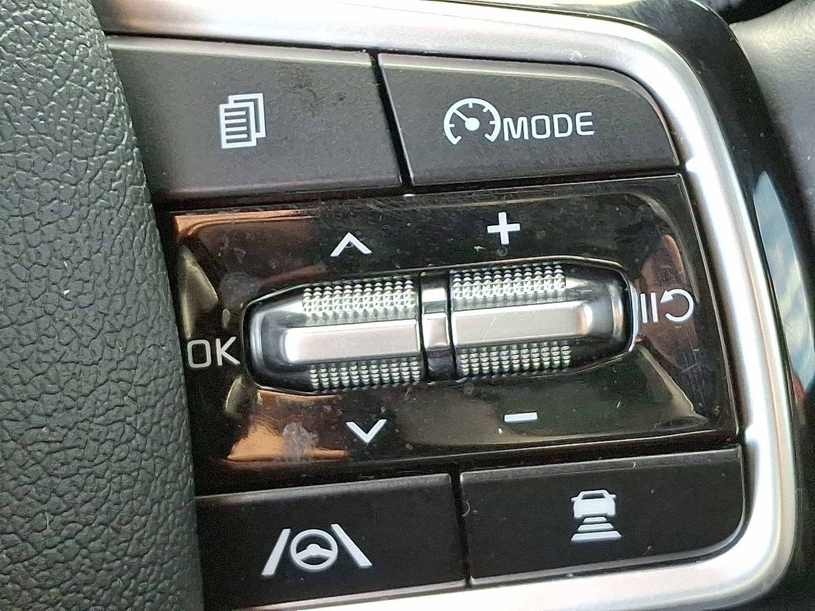 Used 2022 Kia Sorento SX image 25