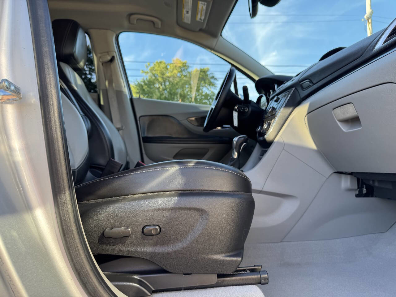 Used 2014 Buick Encore Leather image 22