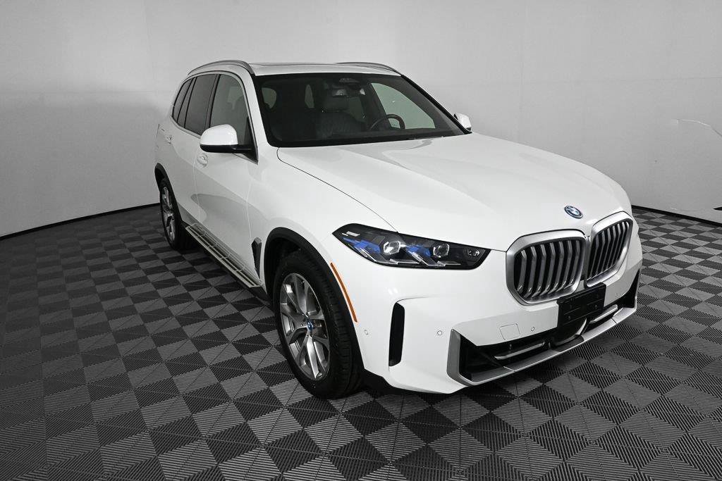 Used 2025 BMW X5 xDrive50e AWD/4WD image 21