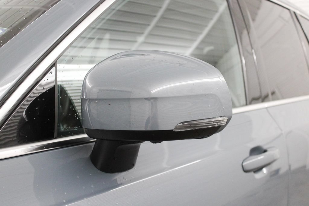 Certified 2023 Volvo XC90 B6 Plus AWD/4WD image 7