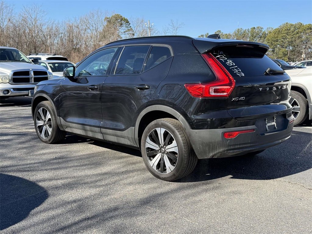 Used 2023 Volvo XC40 Recharge Plus image 3