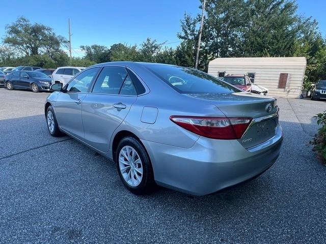 Used 2017 Toyota Camry LE FWD image 5