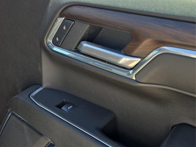 Used 2025 GMC Sierra 1500 SLT image 13