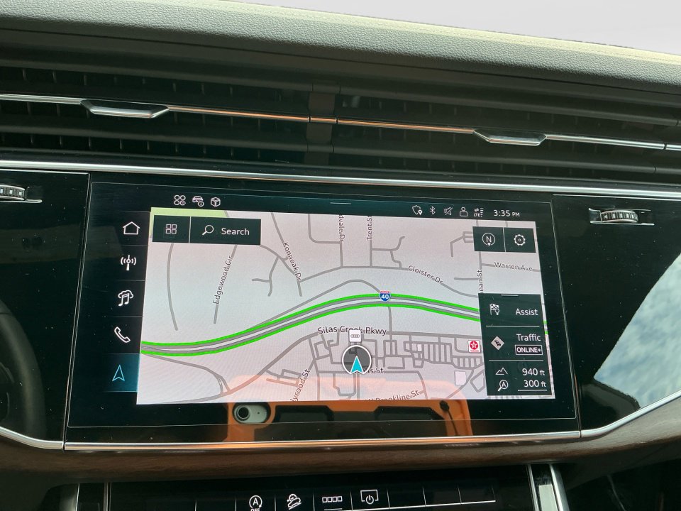 Used 2025 Audi Q8 Premium image 13