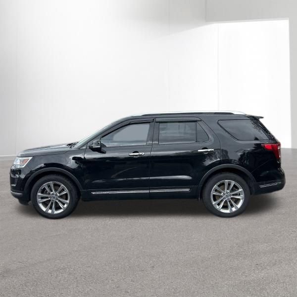 Used 2018 Ford Explorer Limited w/ Equipment Group 301A AWD/4WD image 2