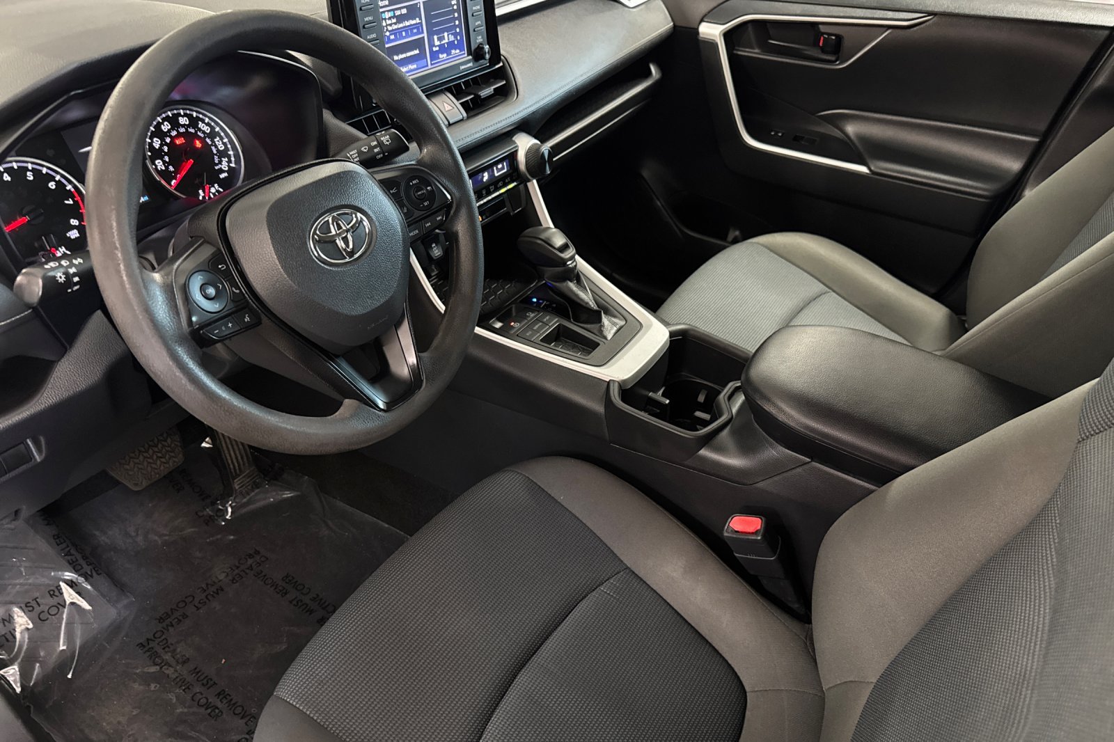 Used 2022 Toyota RAV4 LE FWD image 11