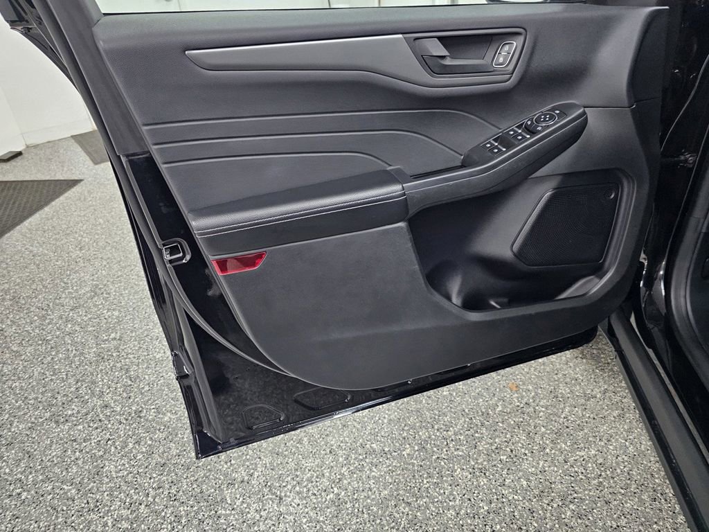 Used 2024 Ford Escape Active AWD/4WD image 12