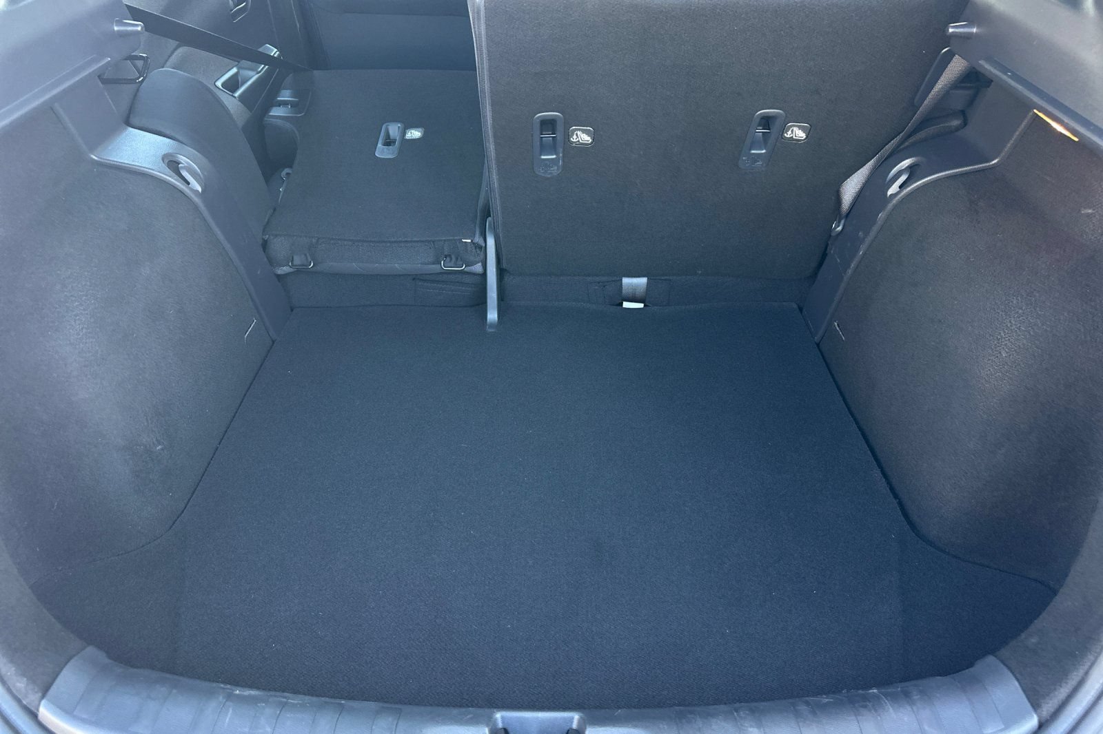 Used 2020 Nissan Kicks S FWD image 15