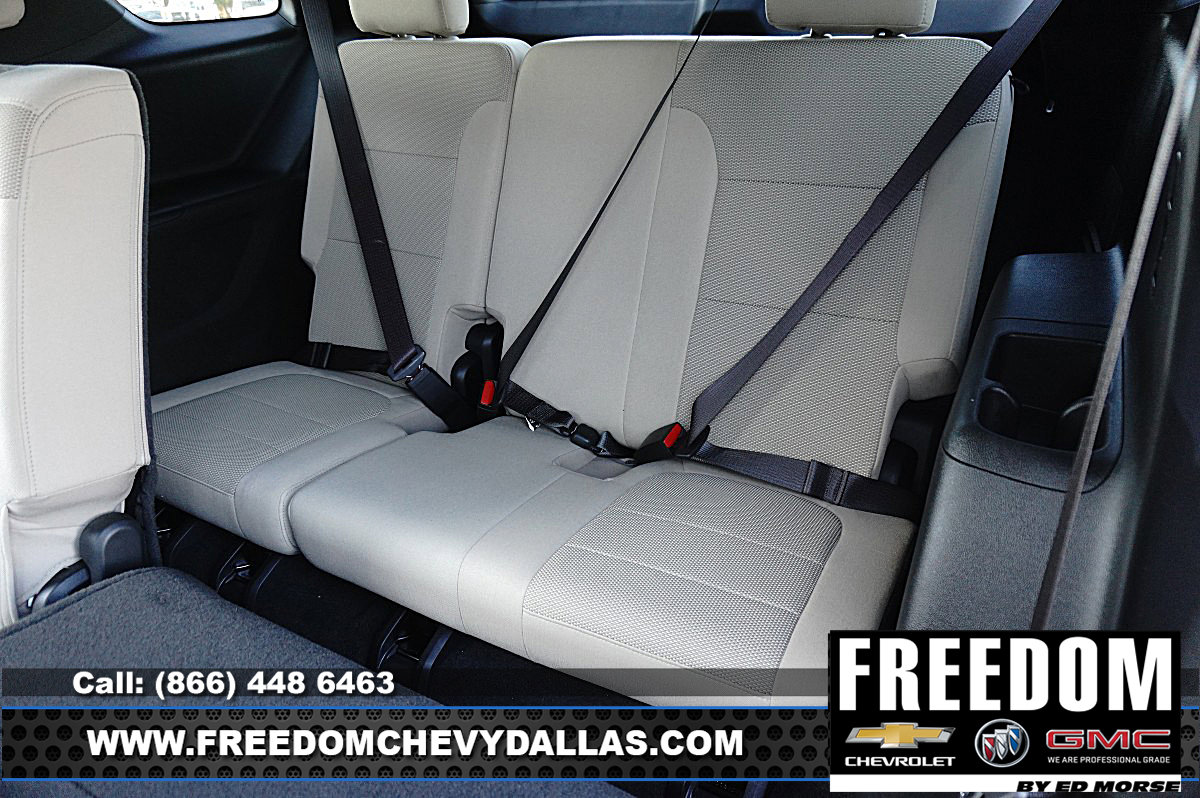 Used 2023 Chevrolet Traverse LS FWD image 11