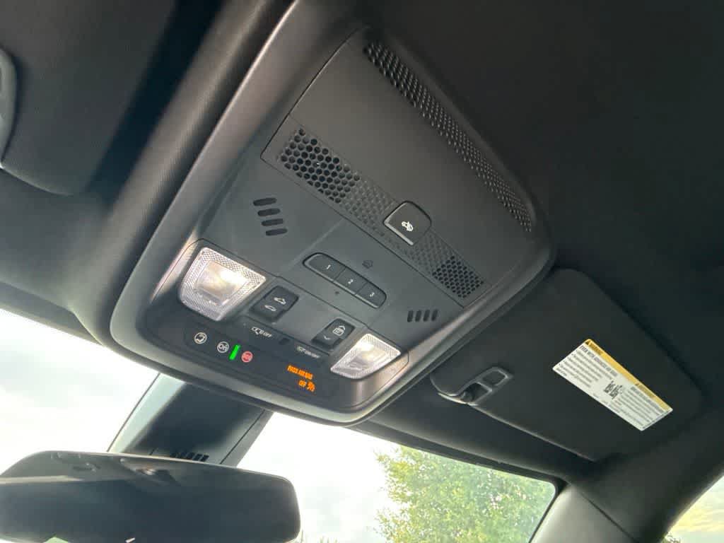 Used 2024 Cadillac XT5 Premium Luxury w/ LPO, Floor Liner Package AWD/4WD image 21