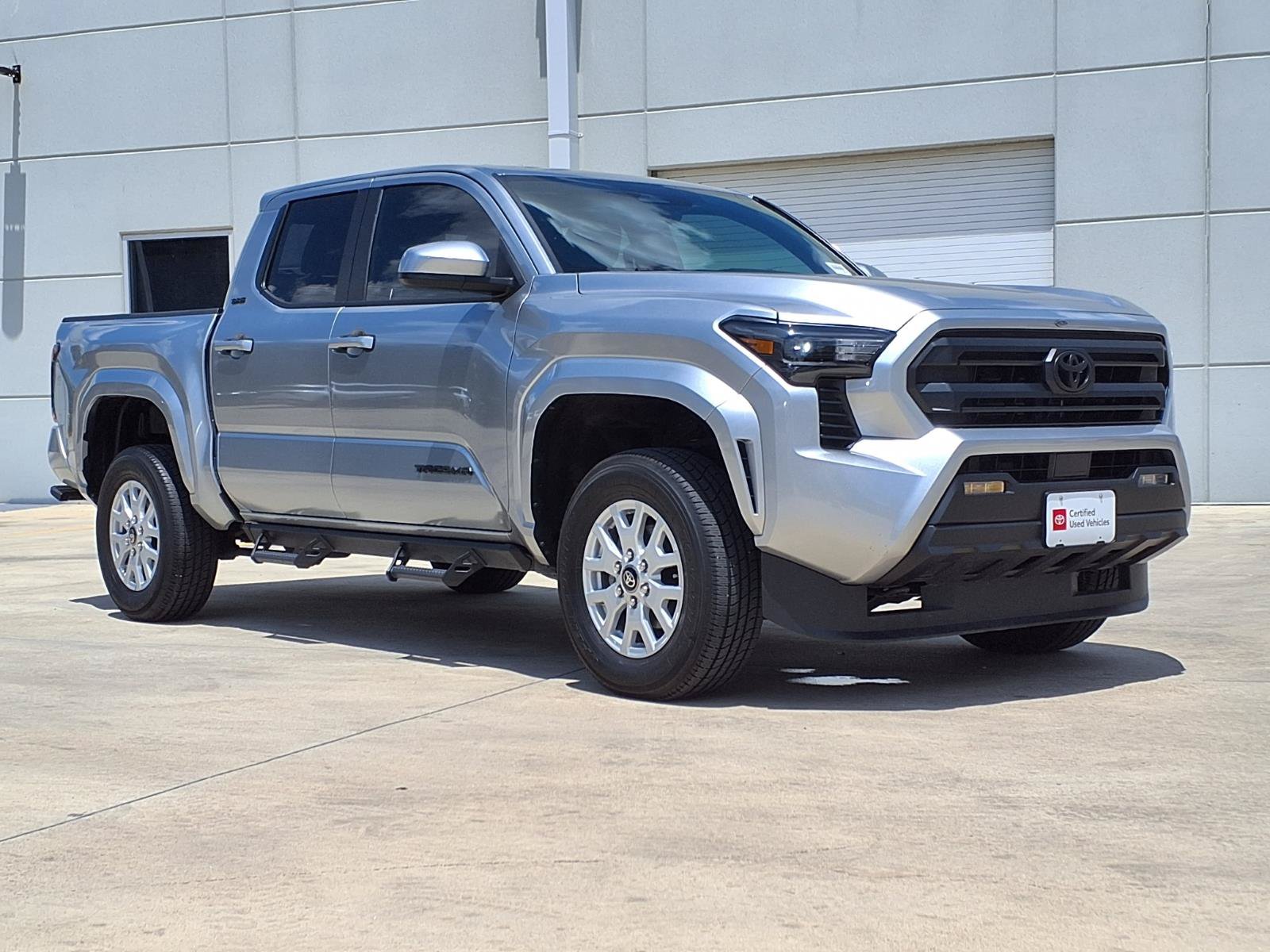 Certified 2025 Toyota Tacoma SR5 AWD/4WD image 3