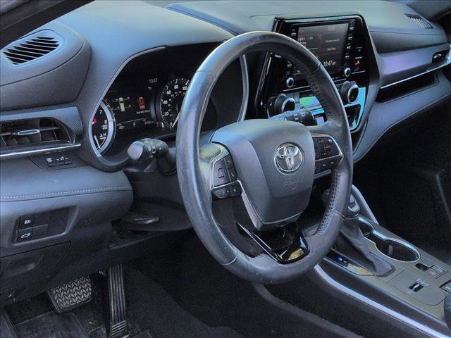 Used 2021 Toyota Highlander XSE image 9