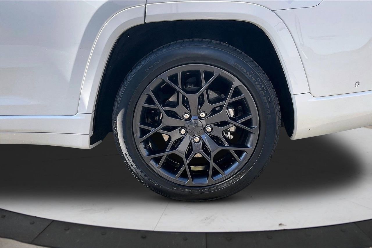 Certified 2025 Jeep Grand Cherokee L Summit image 38