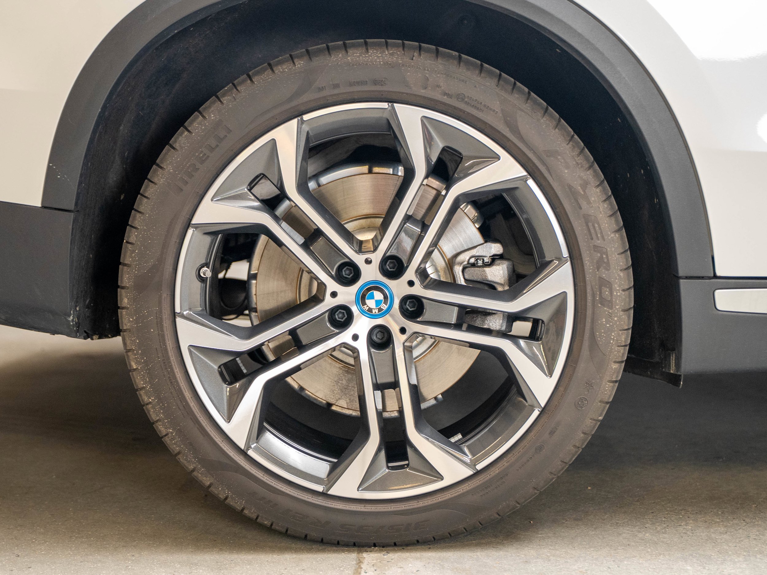 Used 2025 BMW X5 xDrive50e AWD/4WD image 16