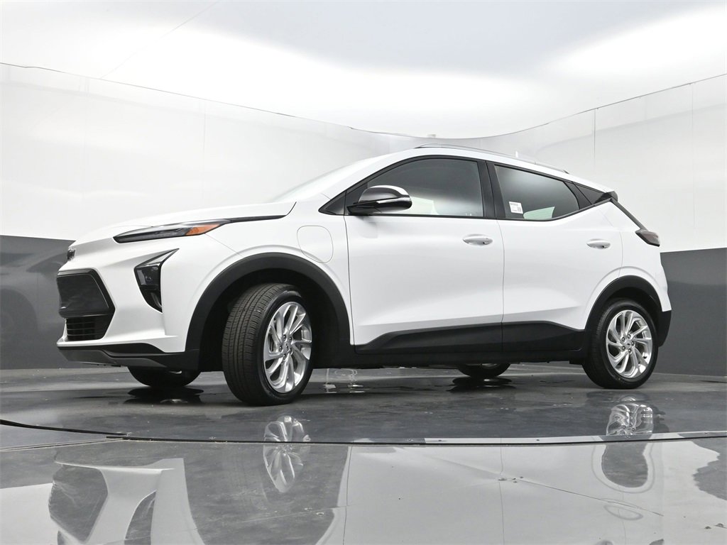 Used 2023 Chevrolet Bolt EUV LT image 25