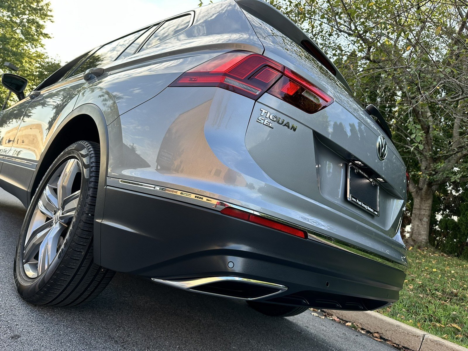 Used 2020 Volkswagen Tiguan SEL AWD/4WD image 90
