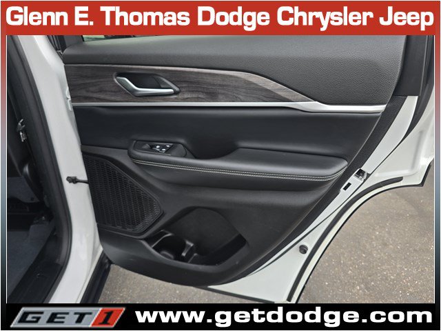 Certified 2023 Jeep Grand Cherokee Limited RWD image 31