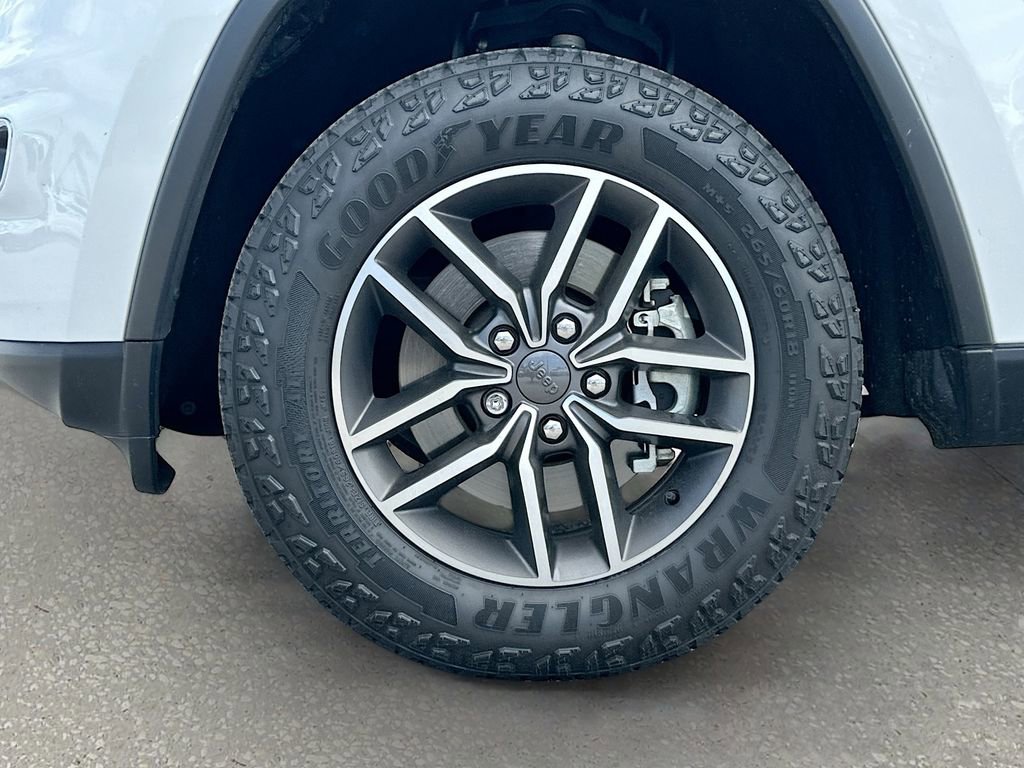 Used 2021 Jeep Grand Cherokee Limited image 29