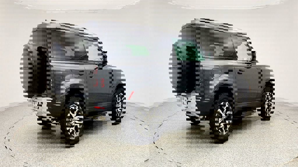 Used 2025 Land Rover Defender 90 S image 5