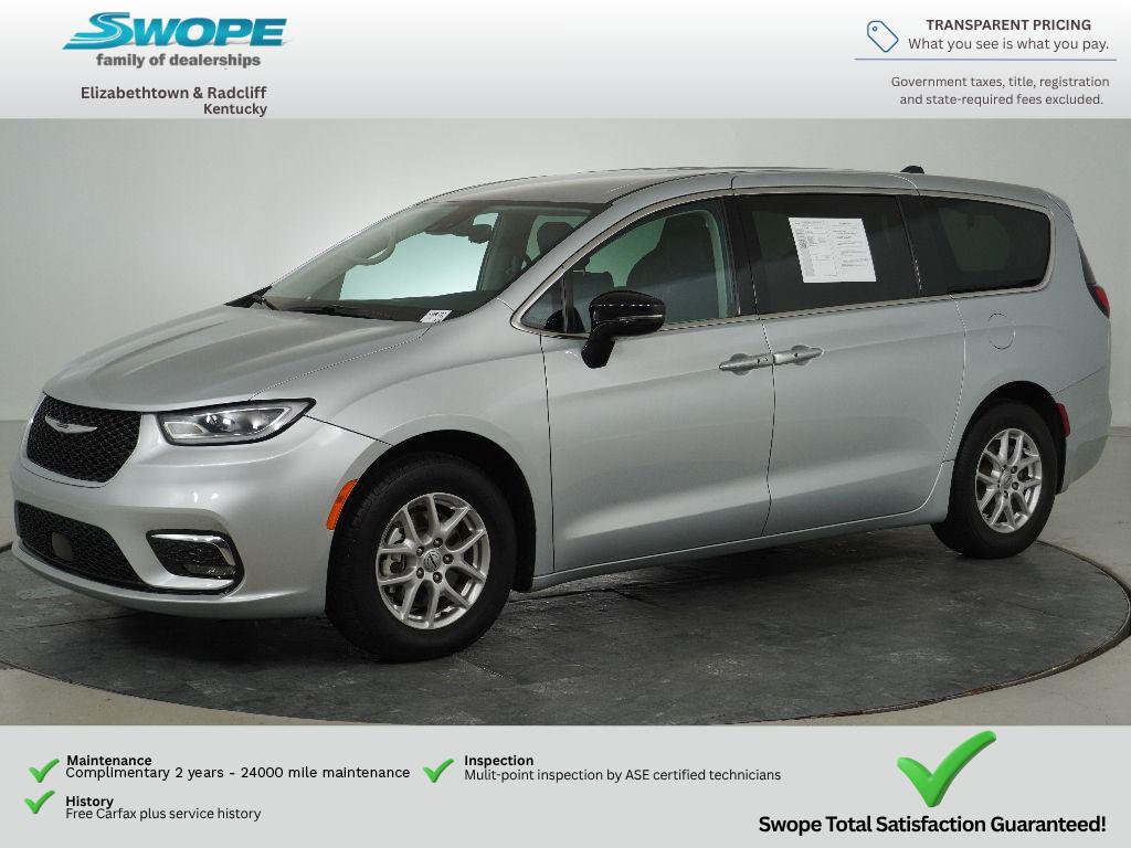 Used 2024 Chrysler Pacifica Touring-L FWD image 7