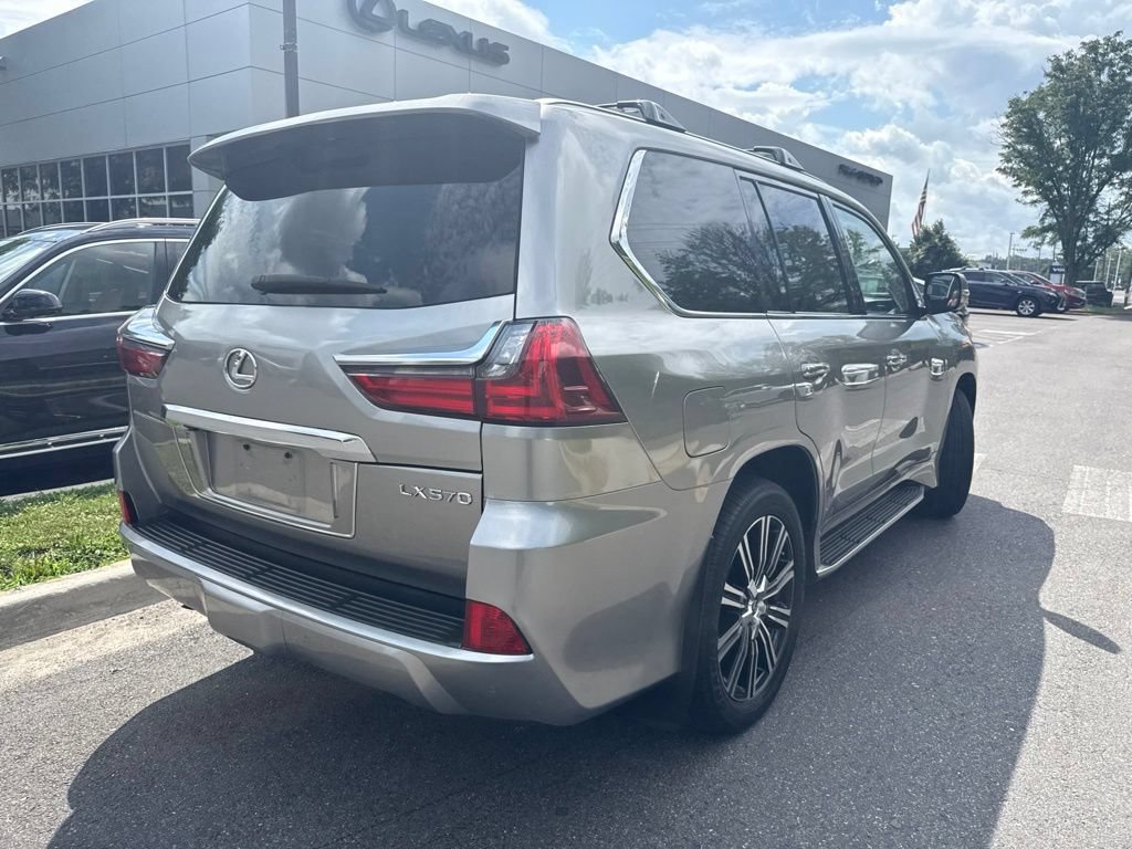 Used 2018 Lexus LX 570 4WD w/ Luxury Package image 7