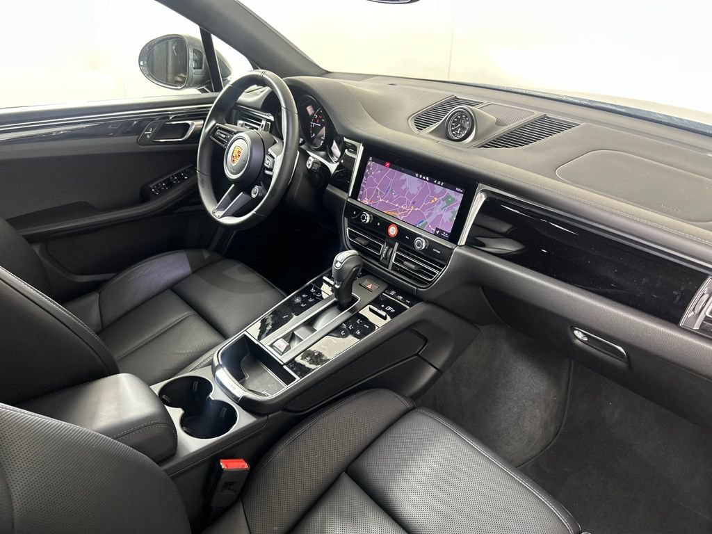 Certified 2026 Porsche Macan Turbo AWD/4WD image 30