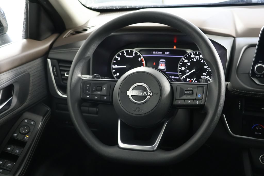 Used 2023 Nissan Rogue SV AWD/4WD image 10