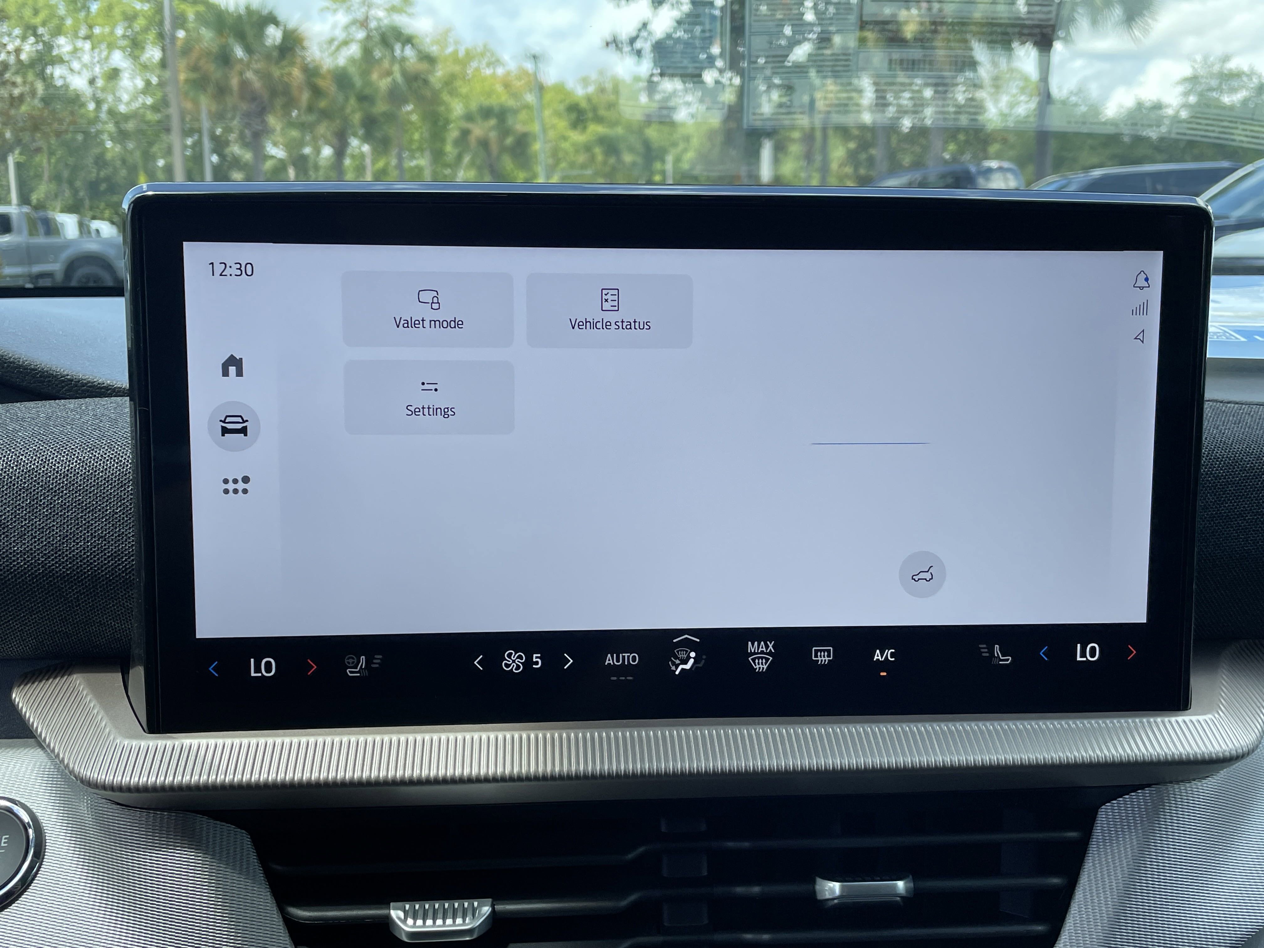 New 2025 Ford Explorer Active w/ Active Comfort Package image 27