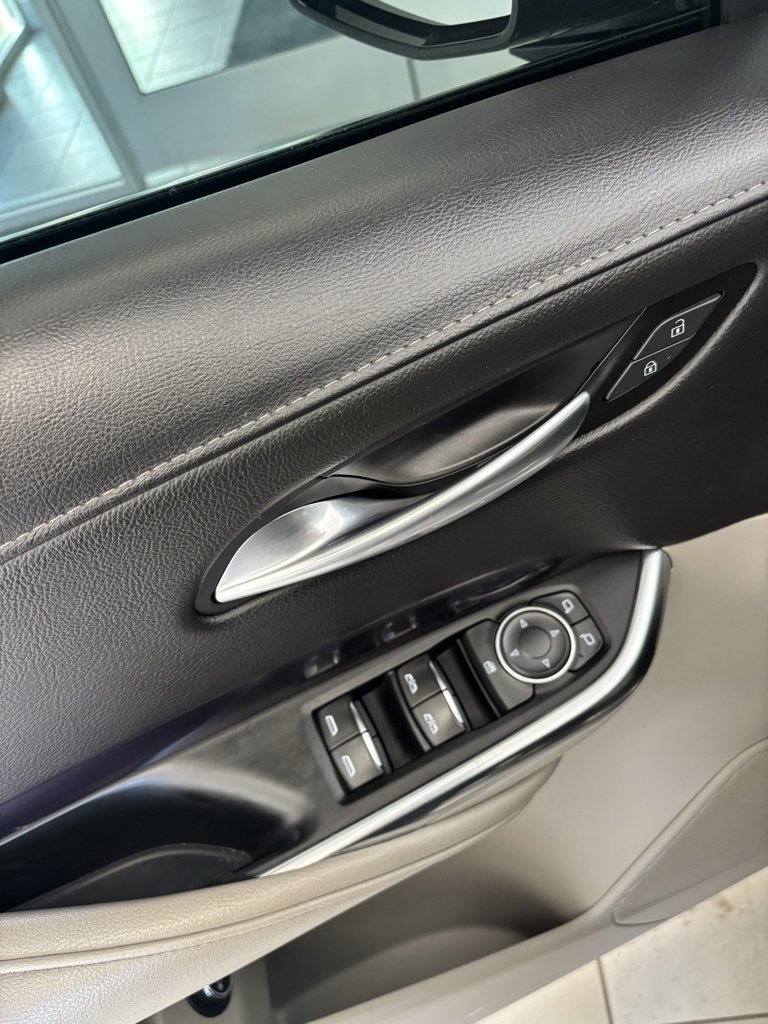 Certified 2022 Cadillac XT4 Luxury image 9