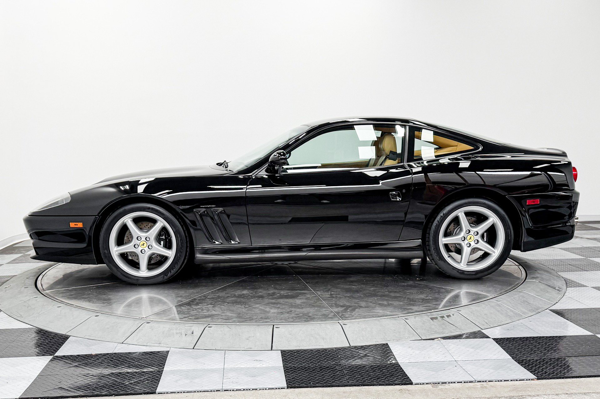Used 1998 Ferrari 550 Maranello Coupe RWD image 6
