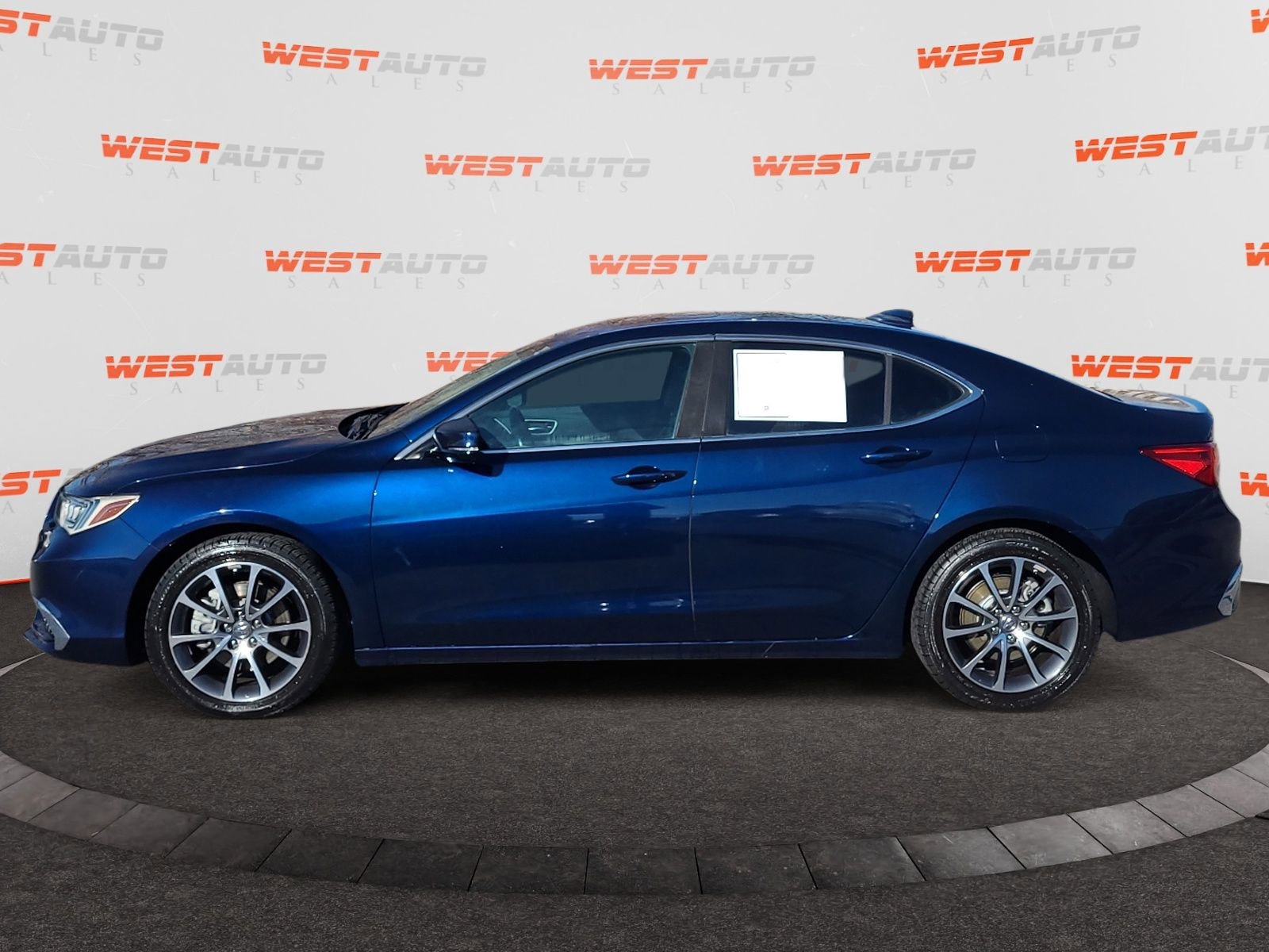 Used 2018 Acura TLX V6 SH-AWD image 2