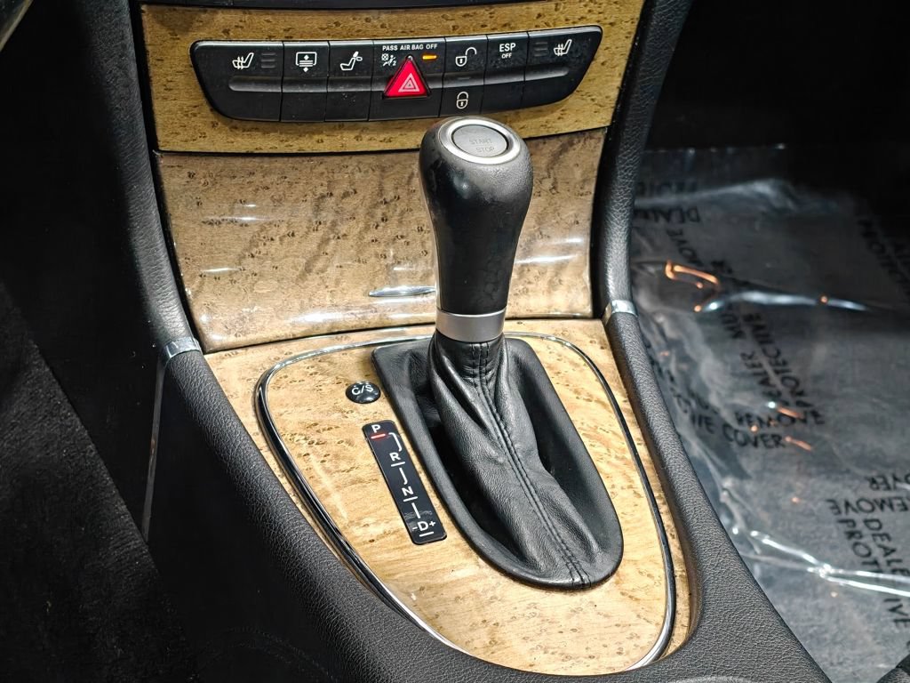 Used 2009 Mercedes-Benz E 350 4MATIC Sedan image 7