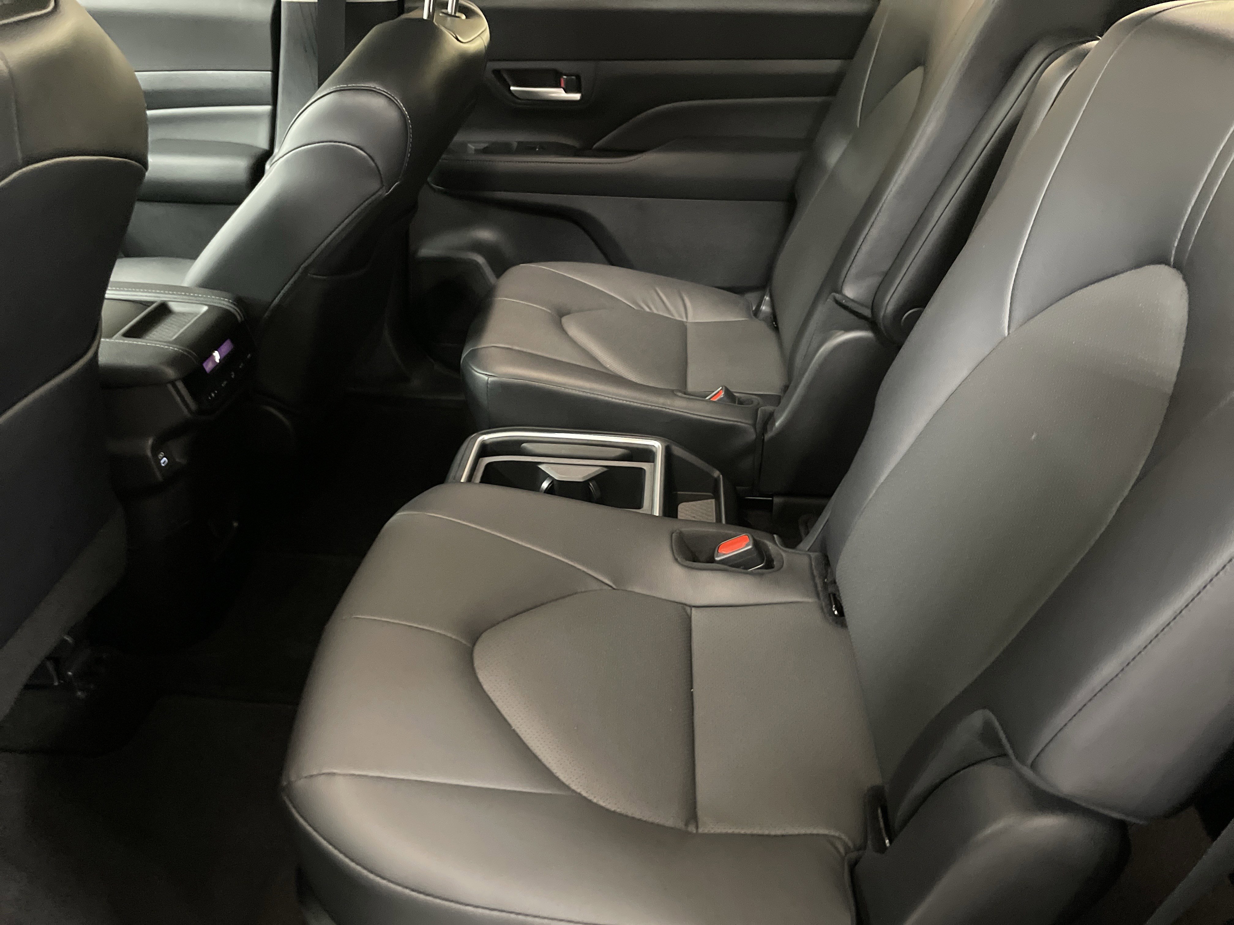 Used 2025 Toyota Grand Highlander FWD image 32