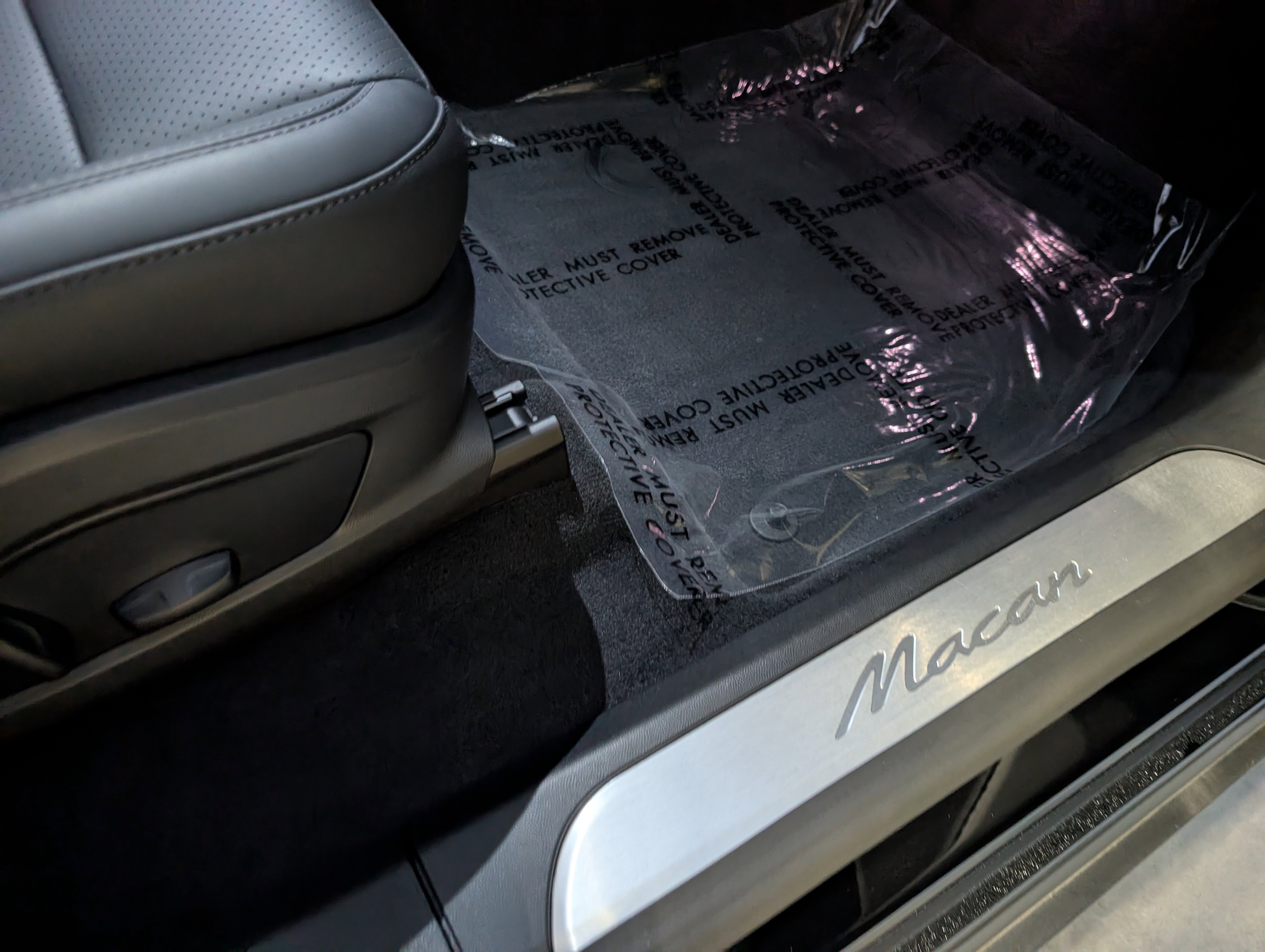 Used 2025 Porsche Macan Electric image 23