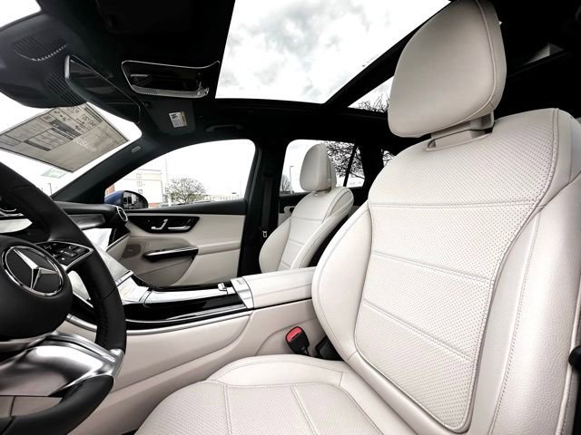 Used 2024 Mercedes-Benz GLC 300 4MATIC image 19