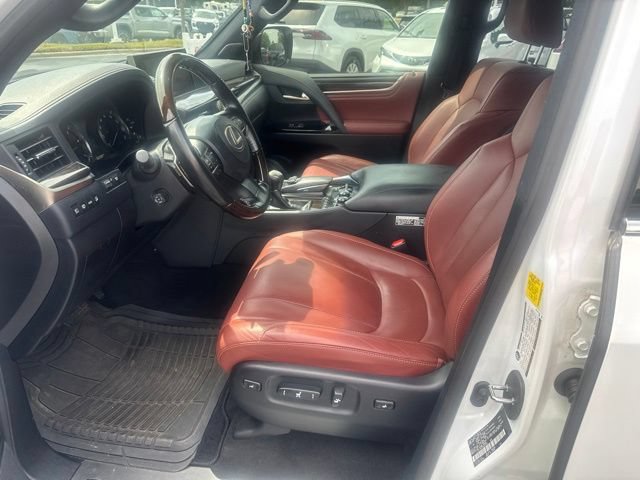 Used 2021 Lexus LX 570 4WD w/ Sport Package image 13