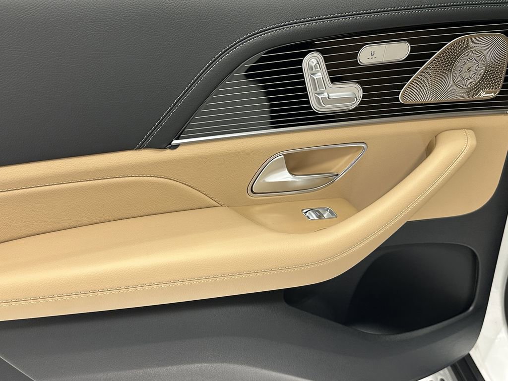 New 2026 Mercedes-Benz GLS 580 4MATIC image 26