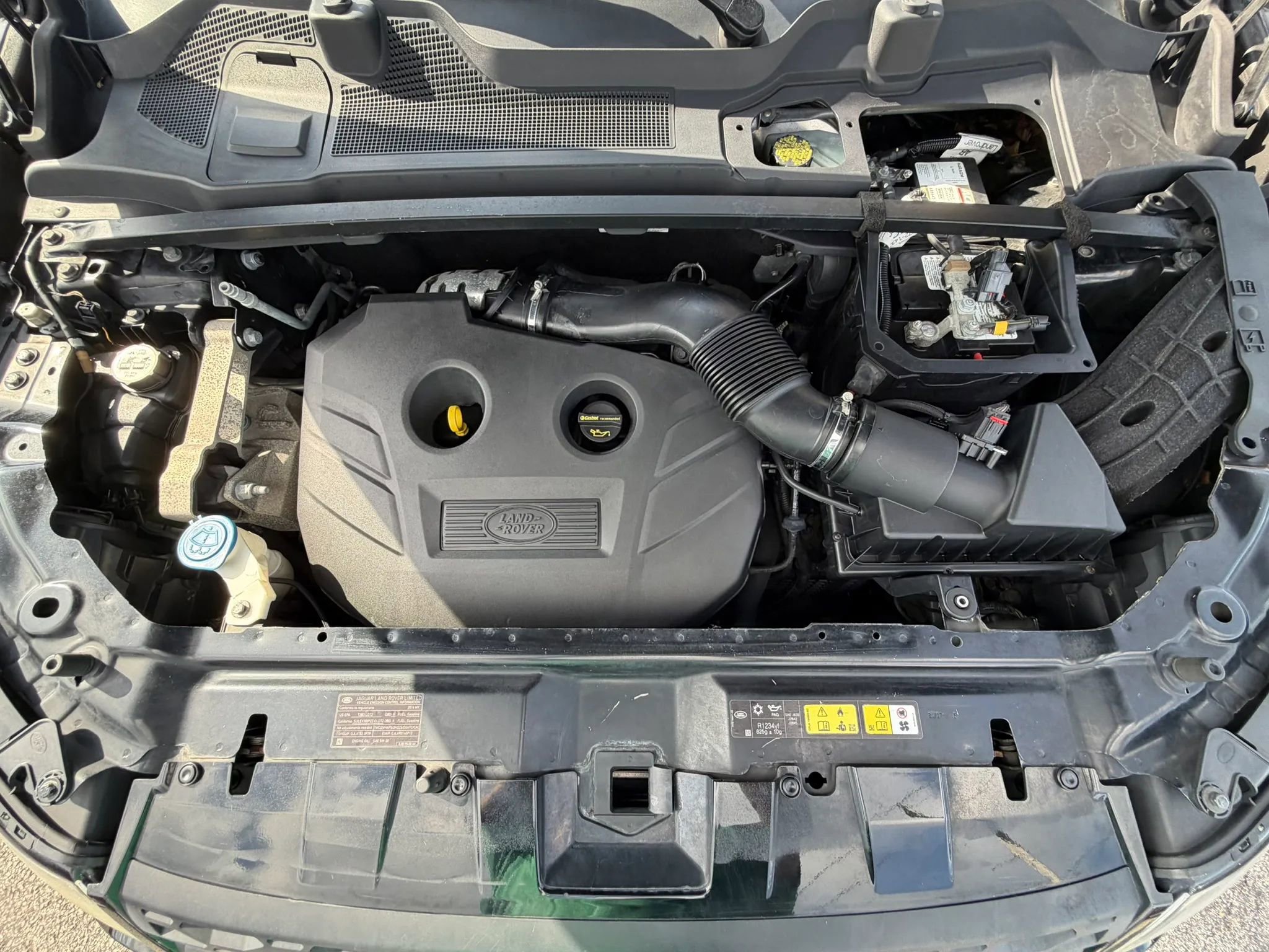 Used 2016 Land Rover Discovery Sport HSE Luxury image 79